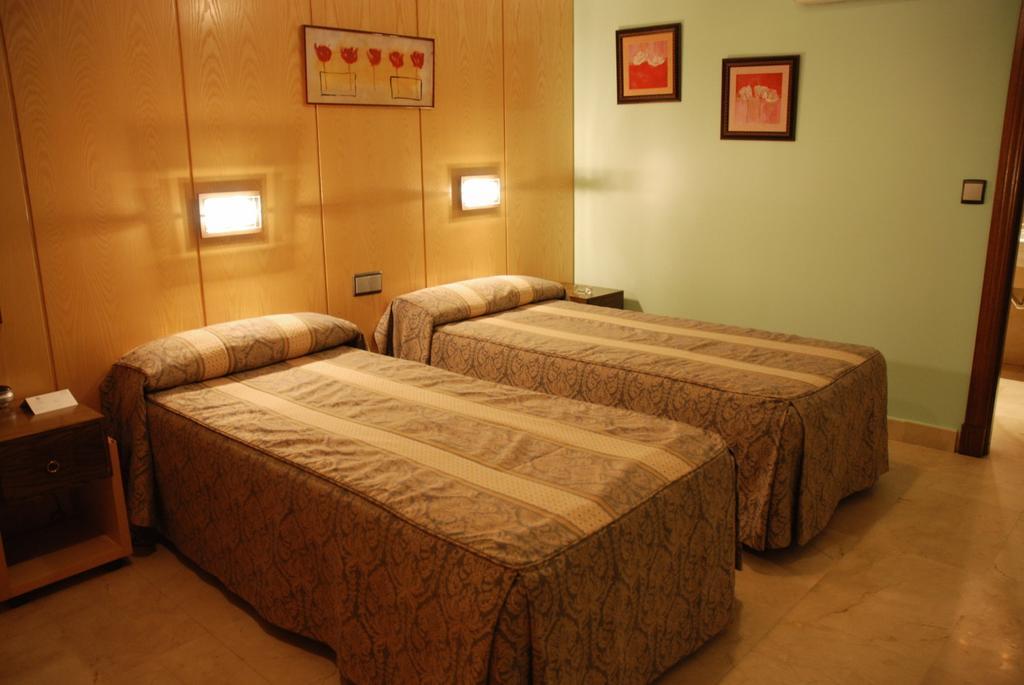 Double Room,325955119:JPEG